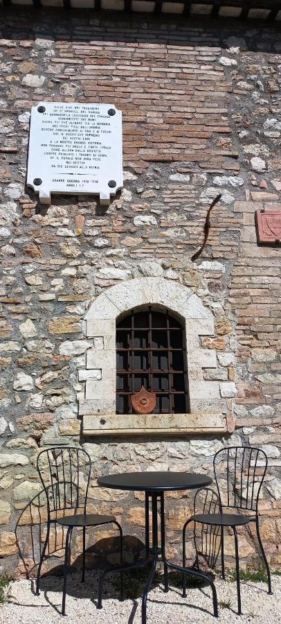 Domus Antiqua Bed & Breakfast Spello Εξωτερικό φωτογραφία